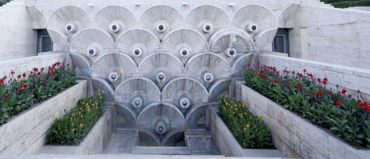 An original ring inspired by the architecture of the Cascade.