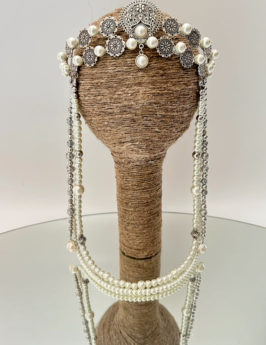 “Queens of Ararat”