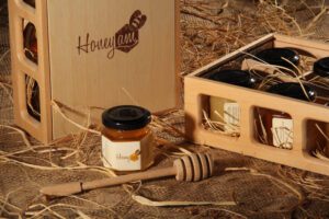 Wooden Box 6 Types of Natural Honey (each net 45gr) w/ Wooden Spoon