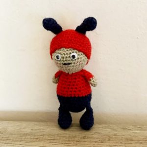 Crochet ant