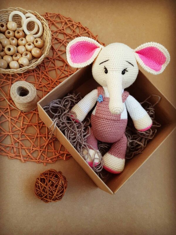 knitted toy, knitted elephants
