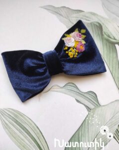 Embrodered hair bow