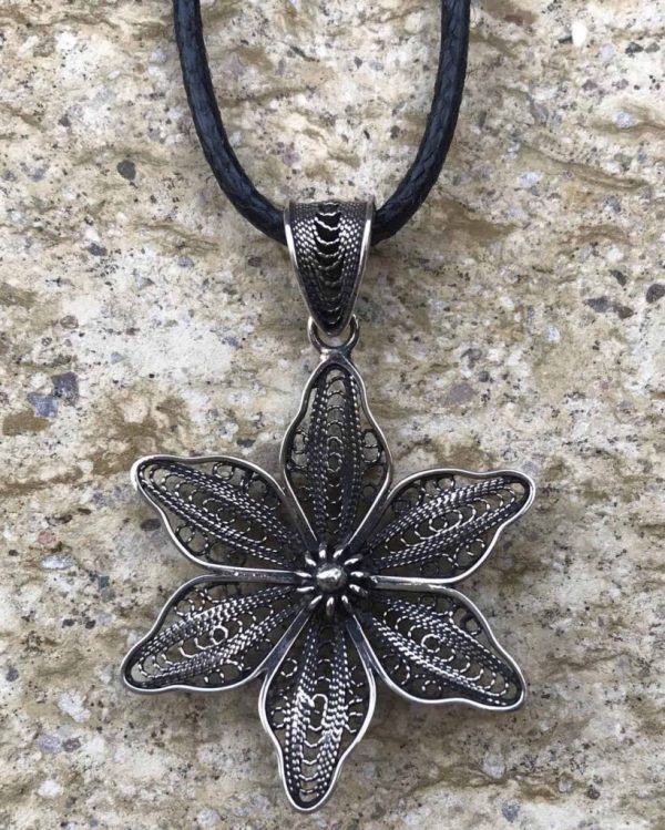 "Flower" Silver Necklace