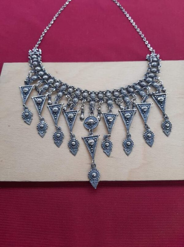 "Queen" - Silver Necklace