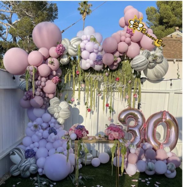marble and lavender balloon set up