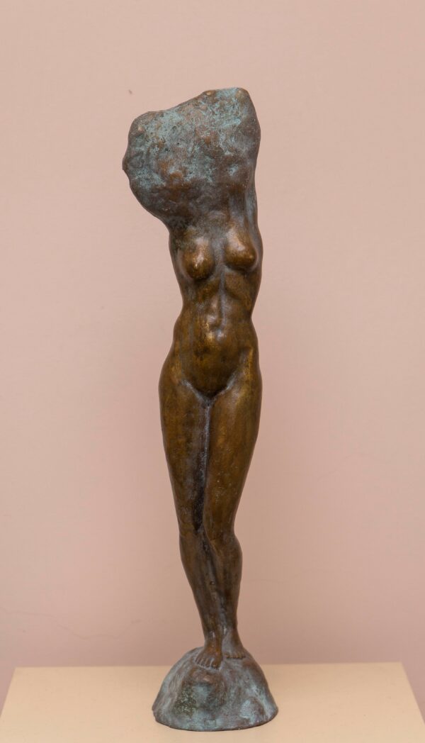 Nude woman