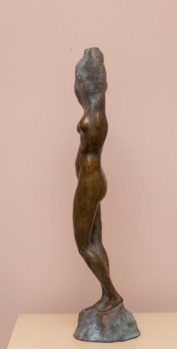 Nude woman