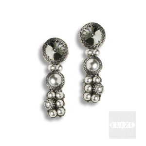 Elizé® TIMELESS PEARLS (LIMITED EDITION) – SWAROVSKI® PEARL AND CRYSTAL STUD EARRINGS – LIGHT GREY DELITE