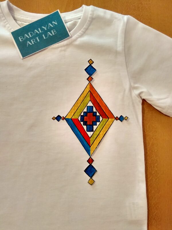 Armenian Carpet ornament T-shirt For kids