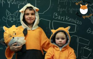 Bari Kendan fox hoody-toy