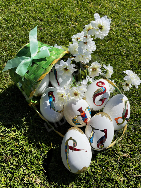 EASTER EGG WITH ARMENIAN BIRD LETTERS