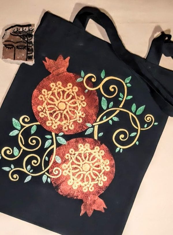 Tote bag