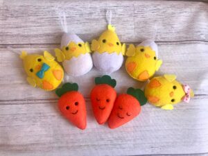 Chicks and Carrots – Set of 8