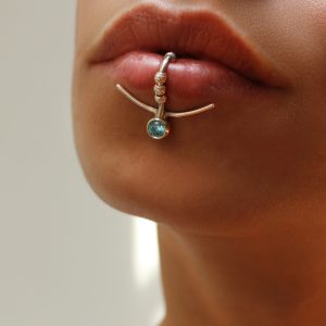 NO PIERCING REQUIRED Silver Fake Lip Ring, Fake Lip Piercing, Faux Lip Ring, Fake lip Cuff, Coachella Jewelry, Lip Jewelry, Lip Hoop Ring