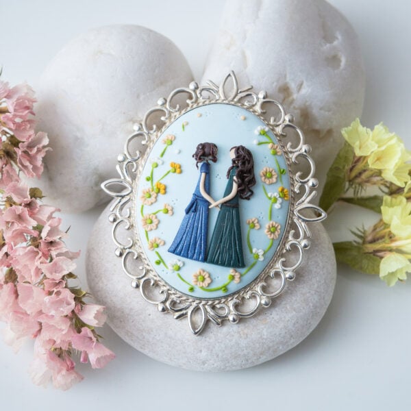 Brooch Lilac "Sisters''