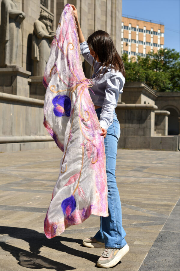 Colour Harmony; Natural merino wool scarf