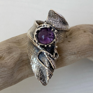 Sterling silver Ring with natural amethyst