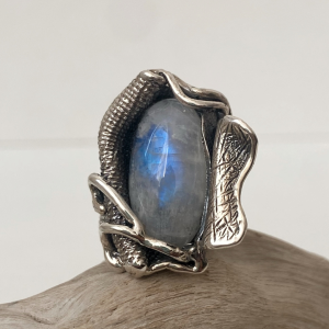 Silver Ring with natural moonstone