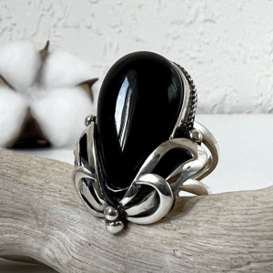Obsidian silver ring | handmade jewelry | by Shahinian studio