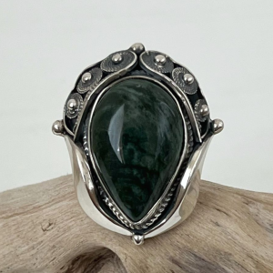 Sterling silver ring | natural agate | green ring