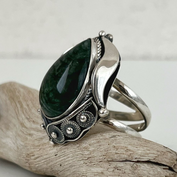 Sterling silver ring | natural agate | green ring