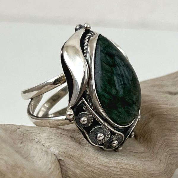 Sterling silver ring | natural agate | green ring