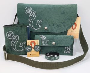 Green accessories set with Armenian birdletter N