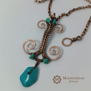 A charming pendant for beauties