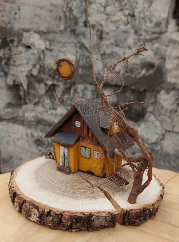 Sunny House| Wooden Decoration