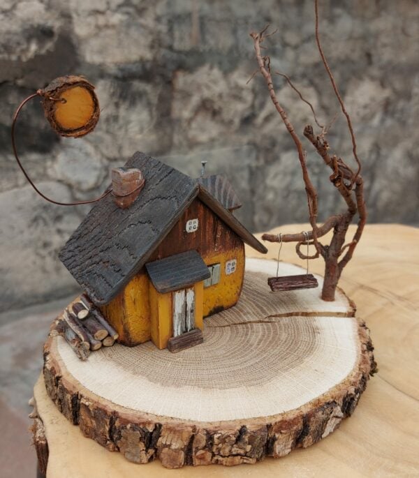 Sunny House| Wooden Decoration