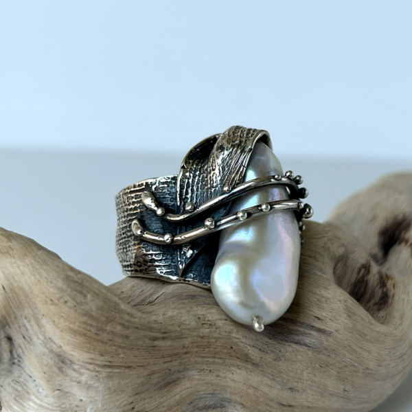 Sterling silver ring with natural baroque pearls
