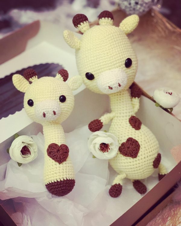 ' A Giraffe' handmade crochet toy with rattle set (A8)