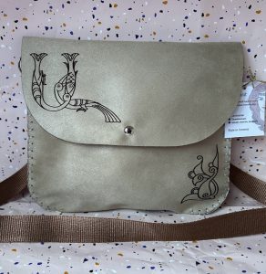 Beige bag with Armenian birdletter A