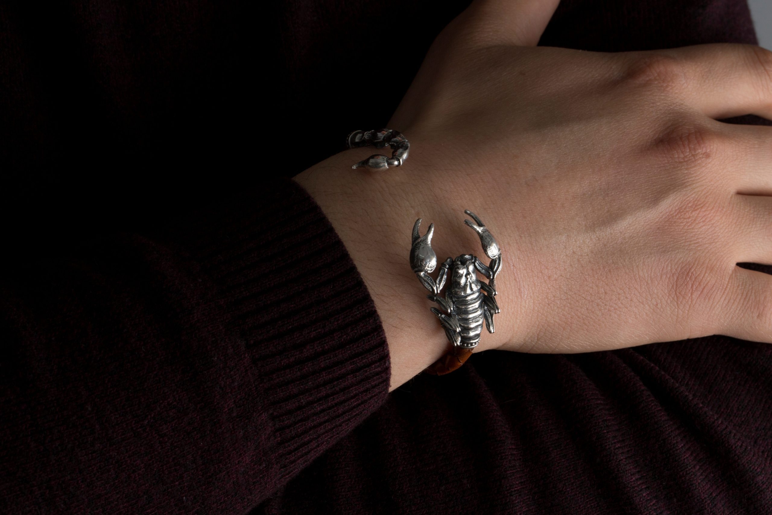 Engravable Dragon Scorpion Wolf Carbon Fiber Male Bracelets Personalize Men  ID Bracelet Stainless Steel Jewelry