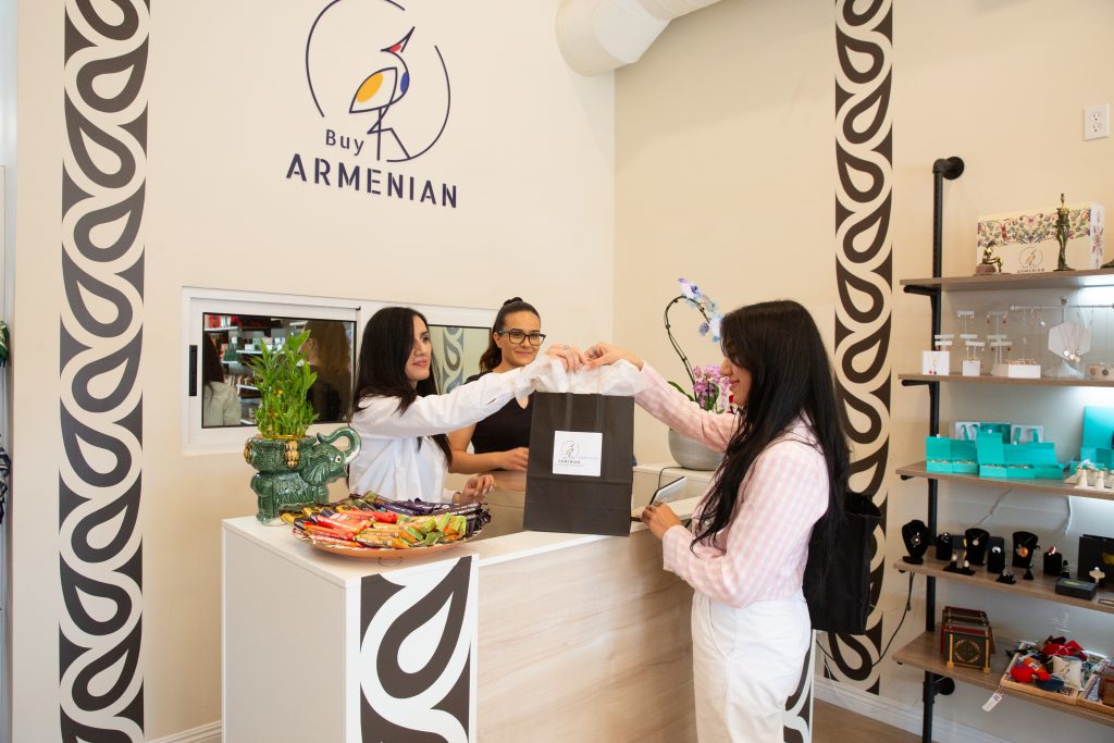 Buy Armenian store customer