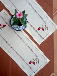 Handmade tablecloth | 25x62cm