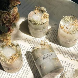 Aromatic candles, wedding souvenir, nine favor in the box