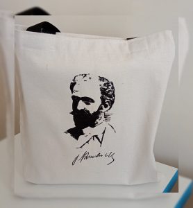 An embroidered bag with the portrait of Tumanyan