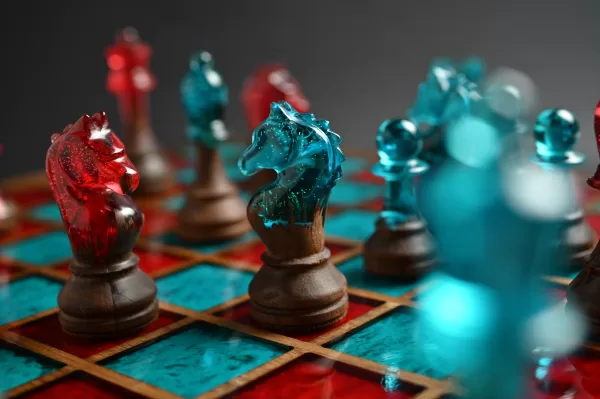 Chess Set Made of Wood and Resin | Pieces Glow in the Dark