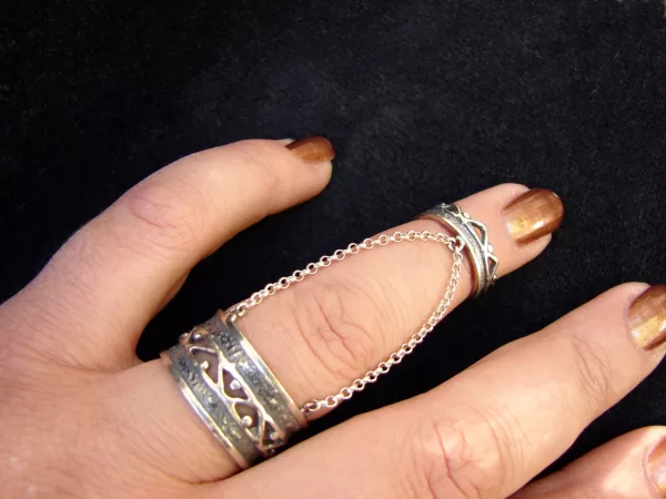 Silver Double Rings Ethnic Style, Chains Linked, Adjustable Multi-Finger Rings