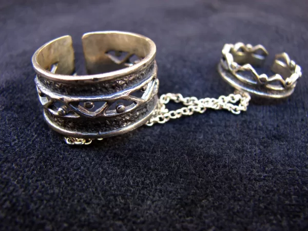 Silver Double Rings Ethnic Style, Chains Linked, Adjustable Multi-Finger Rings