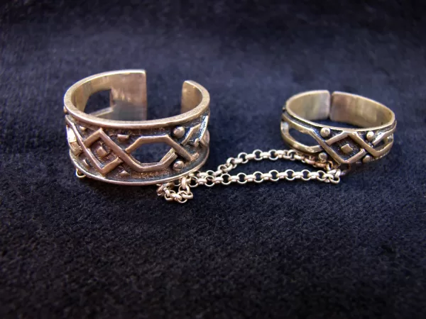 Silver Double Rings Antique Style, Chains Linked, Adjustable Multi-Finger Rings