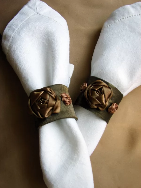 Napkin Rings – Set of 6 in Golden Brown with Silk Ribbon Flowers